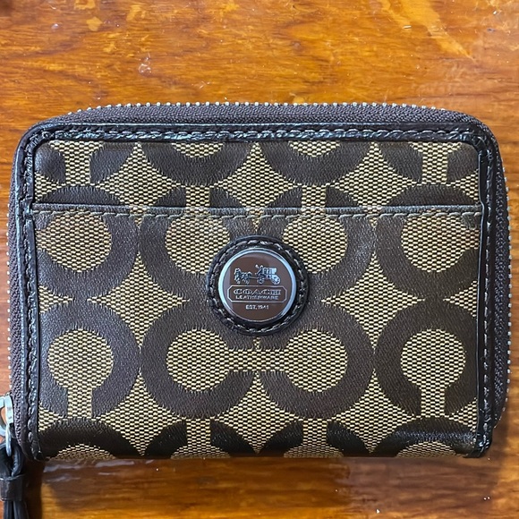 Coach wallet - Picture 1 of 3